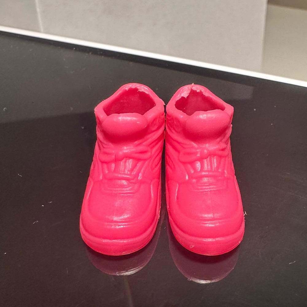 Vintage Mattel Barbie Skipper Bright Pink High-top Sneakers - Sun Emblem Bottoms - Picture 2 of 6